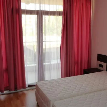 Apartment Sahi *
